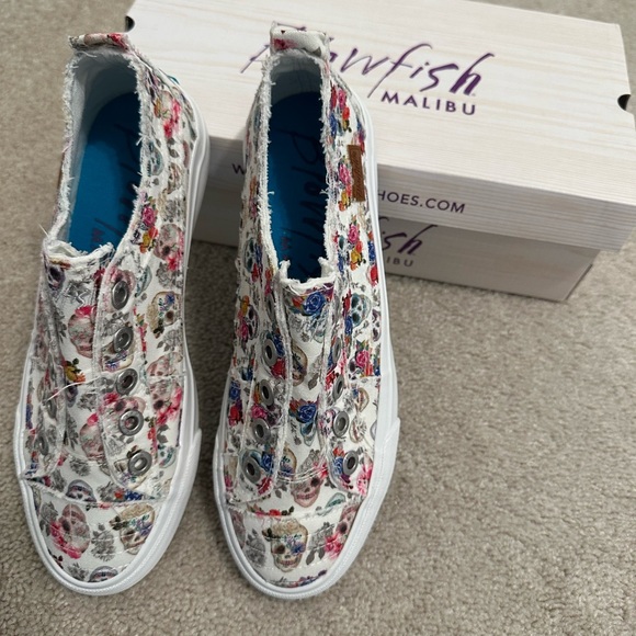 Blowfish skull sneakers - Picture 1 of 3